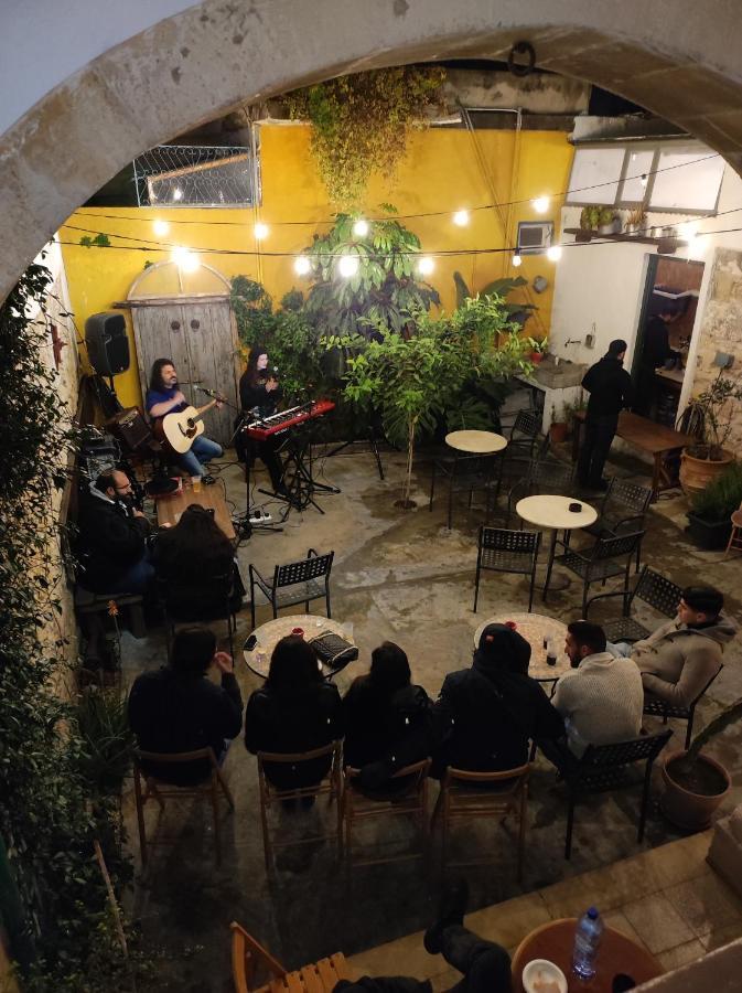 Le Mat Hostel Larnaca Exterior photo